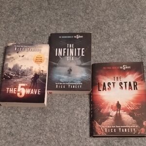The 5th Wave Trilogy Book Set